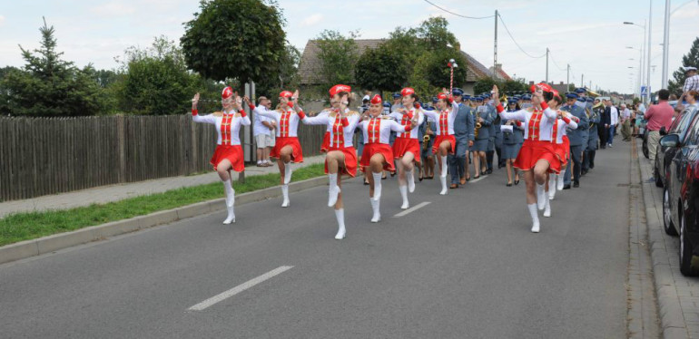 Stroje dla Mażoretek "Copacabana" i Gminnej Orkiestry Dętej w Ciasnej